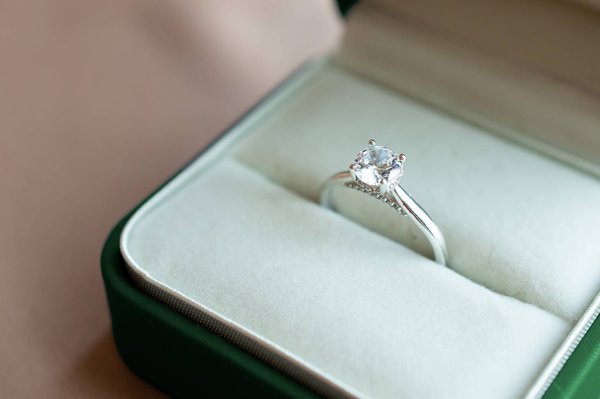 Pourquoi prendre une bague solitaire ?
